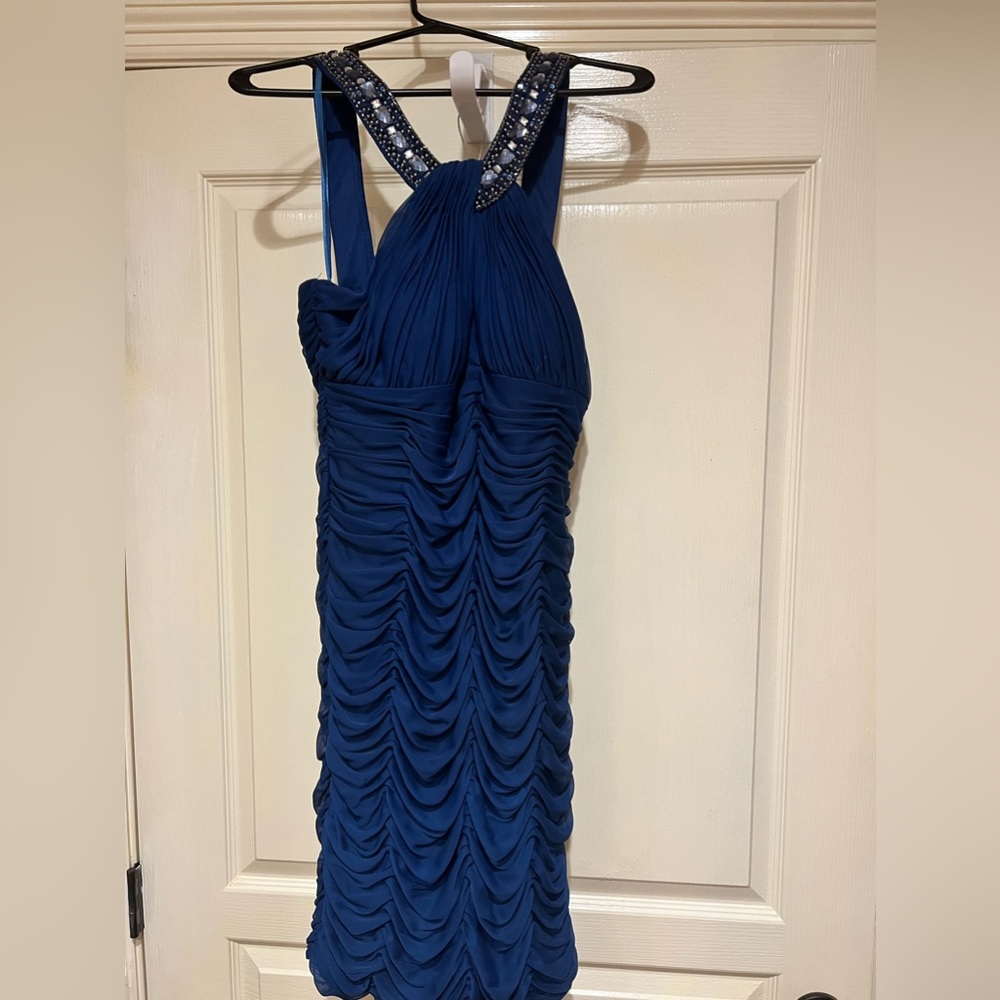 Great dress for a wedding, date night, or girl’s night out.